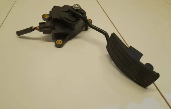 Nissan Qashqai Accelerator throttle pedal 2627B 01212