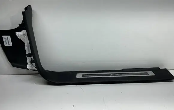 Cadillac Escalade IV Front sill trim cover 22825072 23433589