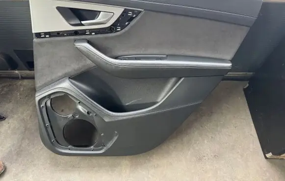 Audi Q7 4M Rear door card panel trim