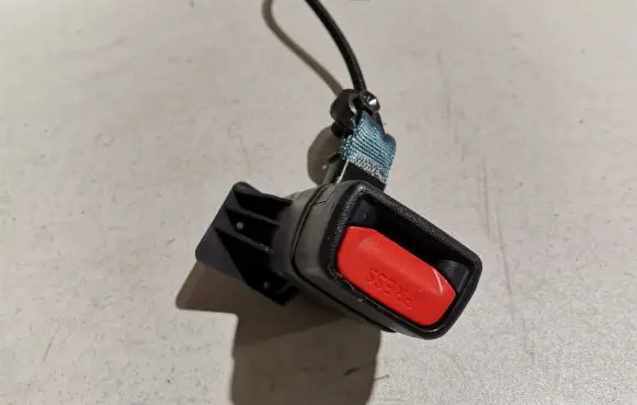 Lexus UX Rear seatbelt buckle