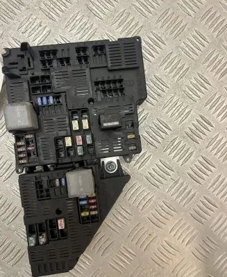 Volvo XC90 Fuse module 31473568 31473571
