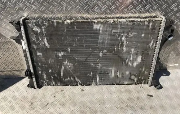 Renault Laguna I Coolant radiator