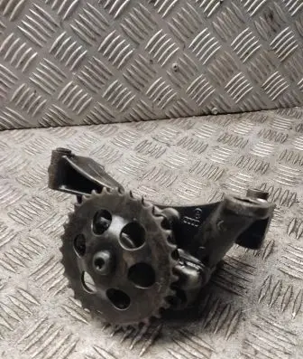 Volkswagen Golf IV Oil pump 06a115105