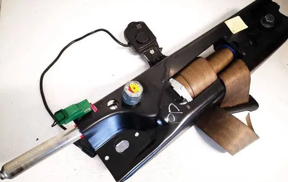 Volvo XC70 Front seatbelt 39860372