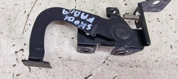 Skoda Fabia Mk1 (6Y) Fuel tank opening switch 6Y1827611B