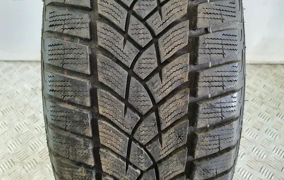 Toyota RAV 4 (XA40) R17 winter tire 21555R17