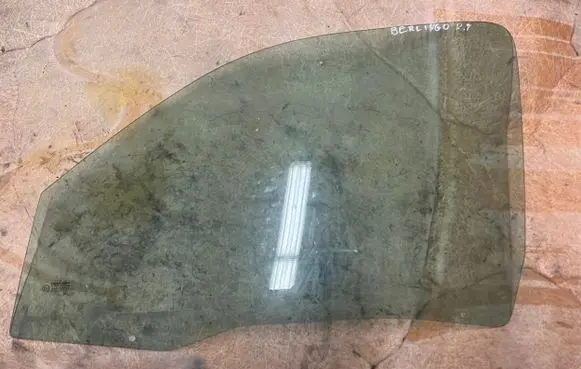Citroen Berlingo Front door window glass four-door