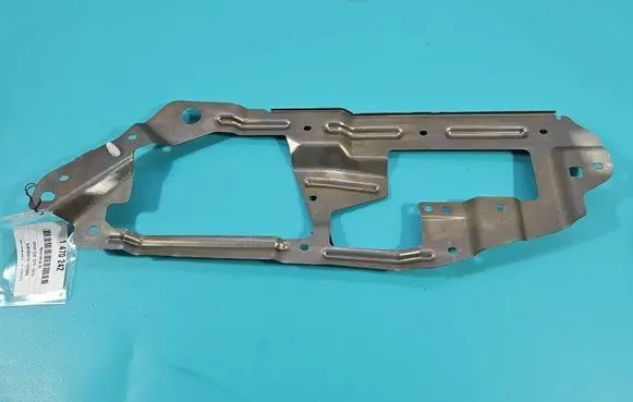 Other engine bay part