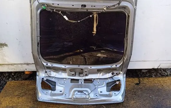Ford Mondeo MK IV Tailgate/trunk/boot lid