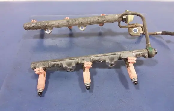 Cadillac SRX Fuel main line pipe