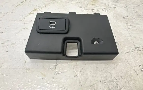 BMW M4 G82 G83 USB socket connector 6807232 51166807232