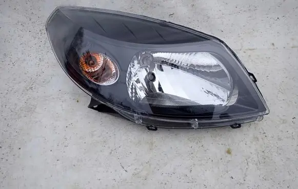 Dacia Sandero Headlight/headlamp