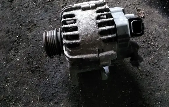KIA Ceed Generator/alternator 373002A500