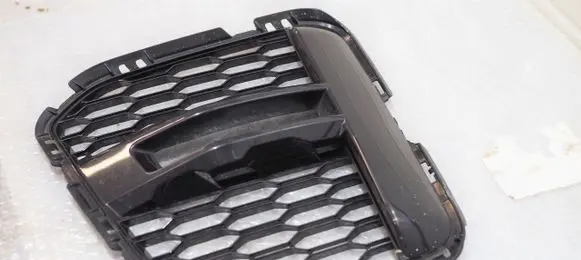 BMW X1 F48 F49 Front bumper lower grill 8075890