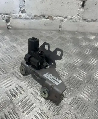 BMW 5 F10 F11 Tailgate window lock/catch/latch 7308831