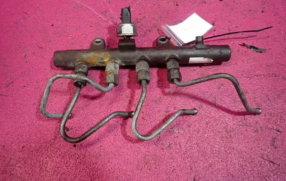 Renault Scenic II - Grand scenic II Fuel main line pipe