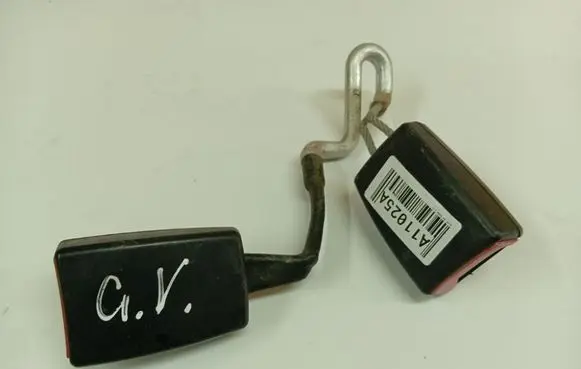 Audi A3 S3 8P Rear seatbelt buckle 8P0857739B