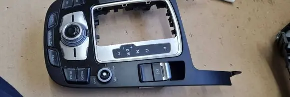 Audi A5 8T 8F Head unit multimedia control 8T0919611K