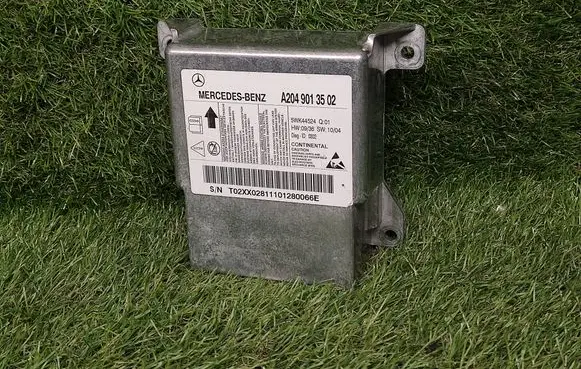Mercedes-Benz C W204 Airbag control unit/module A2049013502 5WK44524