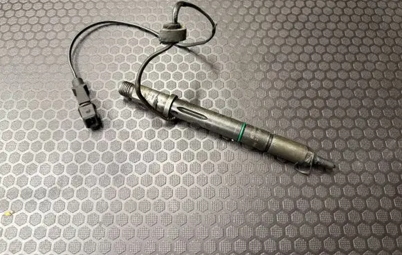 Audi A8 S8 D2 4D Fuel injector 059130202E 0432133834
