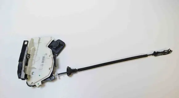 Volkswagen Jetta VI Rear door lock 5K4839016Q
