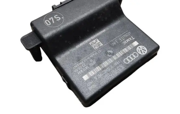Volkswagen PASSAT B7 Gateway control module 3C0907530C 3C0907951A 4020631