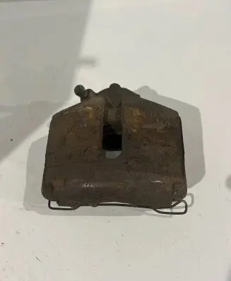 Volkswagen PASSAT B6 Front brake caliper