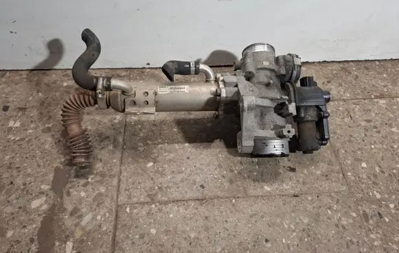 Volvo XC70 EGR valve cooler 880766L 8692720