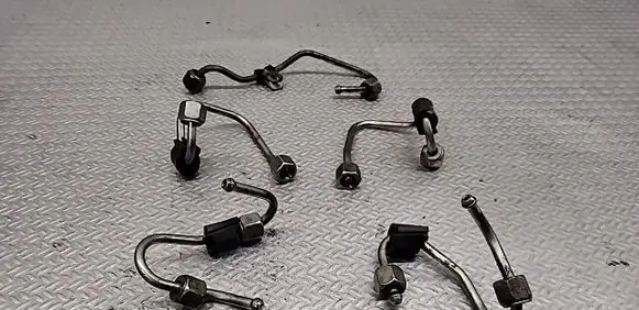 Skoda Octavia Mk2 (1Z) Fuel injector supply line/pipe 
