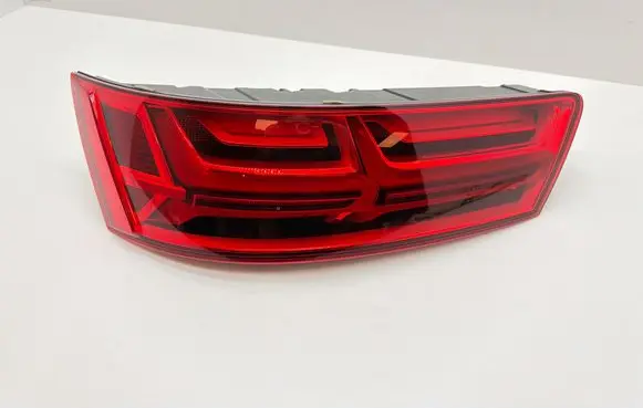 Audi Q7 4M Tailgate rear/tail lights 4M0945093D 20900103