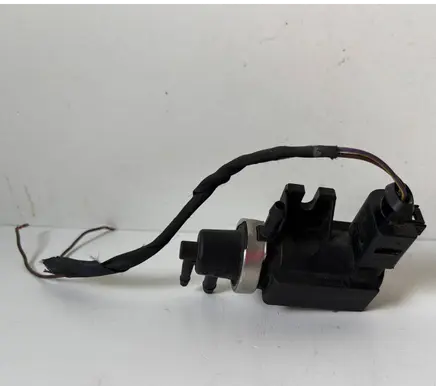 Skoda Fabia Mk2 (5J) Turbo solenoid valve 1J0906627