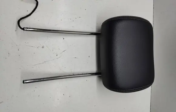 Mercedes-Benz ML W164 Front seat headrest T1740101