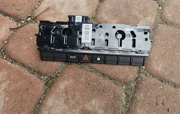 Renault Zoe Hazard light switch 283E86169R