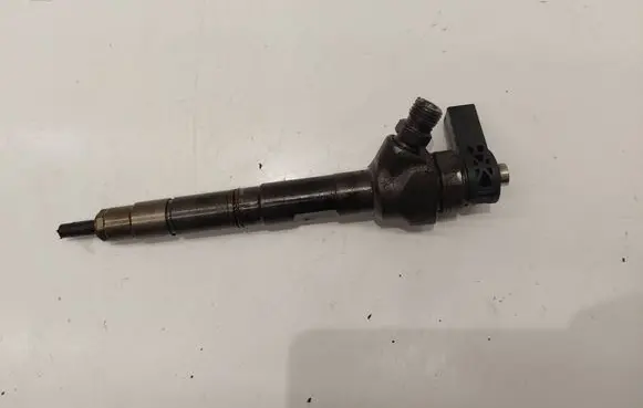 Skoda Octavia Mk3 (5E) Fuel injector 04L130277AJ