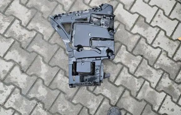 BMW X3 G01 Bumper support mounting bracket corner 7400667