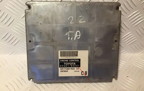 Toyota Avensis T250 Engine control unit/module 8966105C81 MB1758009420