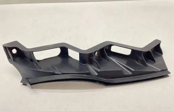 Volkswagen PASSAT B6 Front bumper mounting bracket 3C0807889