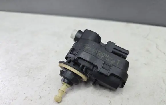 Dacia Sandero III Headlight level adjustment motor 260566235R