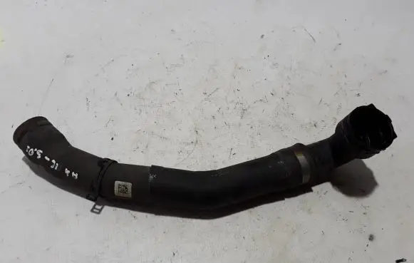 Audi A4 S4 B9 Engine coolant pipe/hose 8W0122055R
