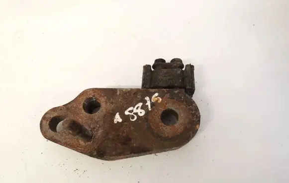 Toyota Corolla Verso AR10 Engine mounting bracket