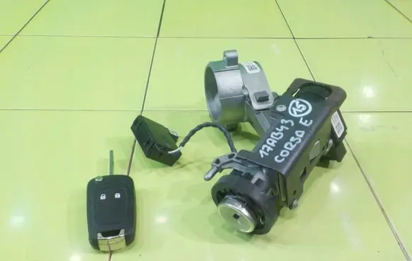 Opel Corsa E Ignition lock 13446127