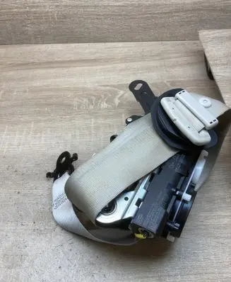 BMW 7 G11 G12 Front seatbelt S1740242309 7402423
