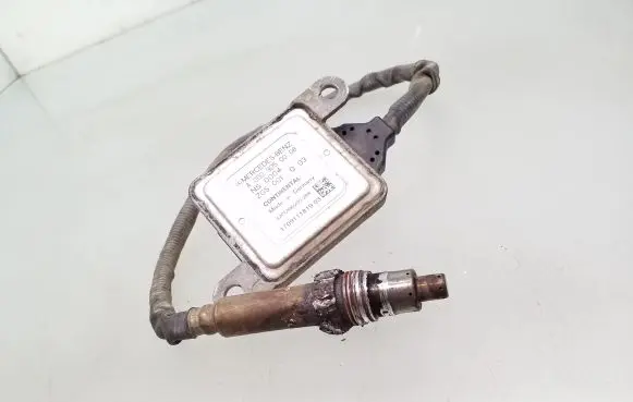 Mercedes-Benz Vito Viano W639 Lambda probe sensor A0009050008