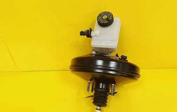 Peugeot 107 Brake booster 47200H010 0204051248