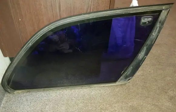 BMW 5 E39 Rear side window 51367145034