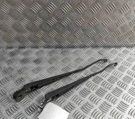 Nissan Patrol Y61 Windshield/front glass wiper blade 28885VB000 28882VB000