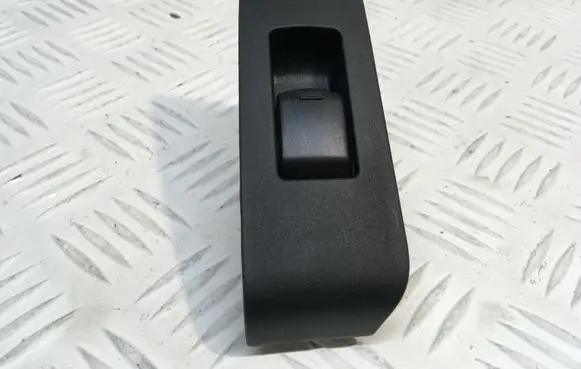 Nissan X-Trail T31 Electric window control switch 82961JG00A