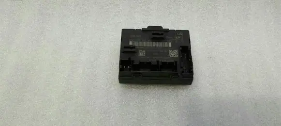 Audi A3 S3 8V Door control unit/module 5Q0959392B