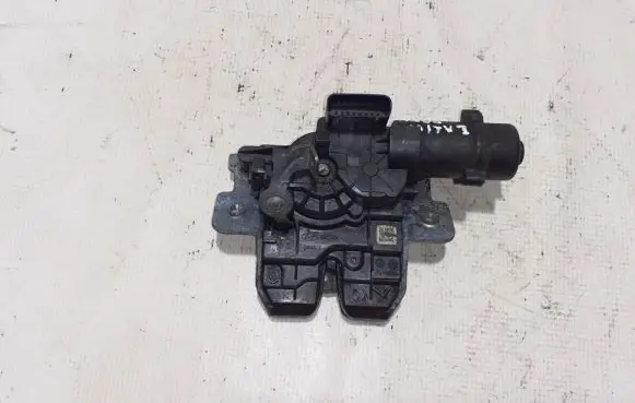 KIA Sportage Loading door lock 81800P1100