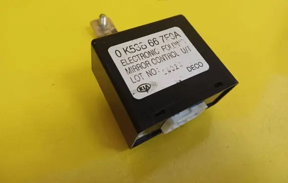 KIA Carnival Wing mirror control module 0K53B667F0A